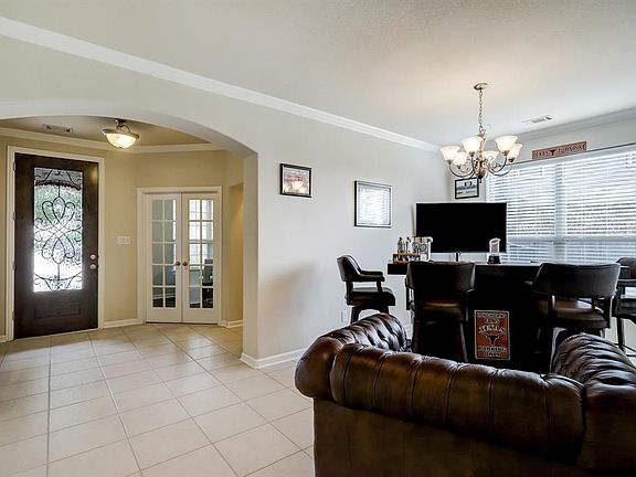 Open Foyer to Dining Room