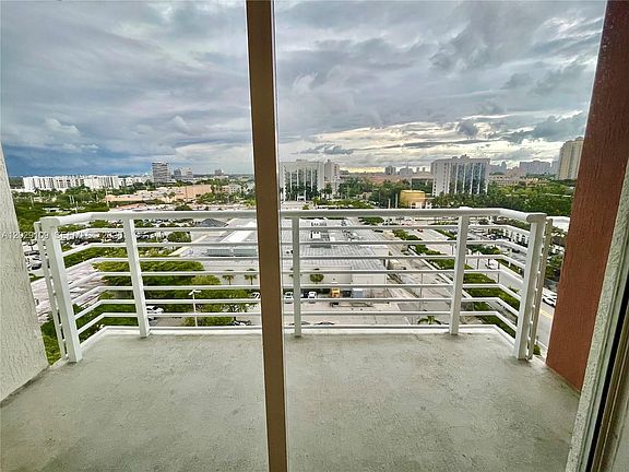3rd image of 18800 NE 29th Ave APT 1004
