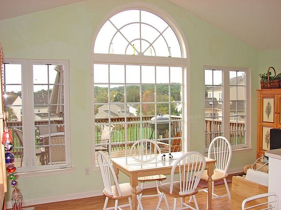 3rd image of 319 Flagstone Cir