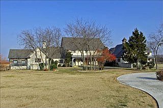 1st image of 1585 Southview Dr