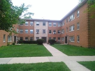 4825 Hull St APT 2E, Skokie, IL 60077