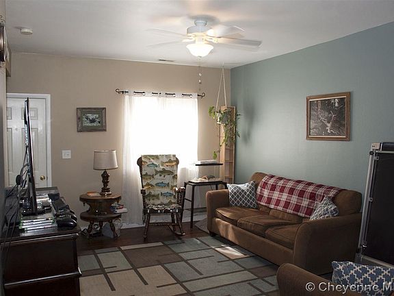 3rd image of 107 Hodgeman St