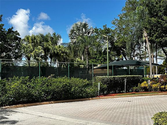 5th image of 19501 E Country Club Dr #9501