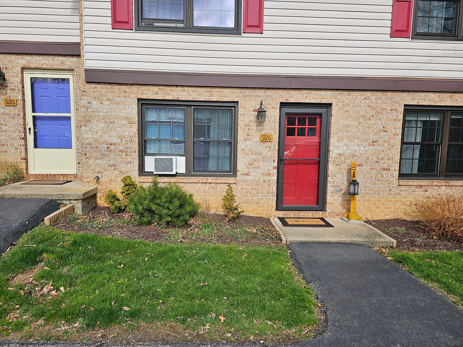 2 bed, 1.5 bath, 960 sqft, $1,750 — Photo 2