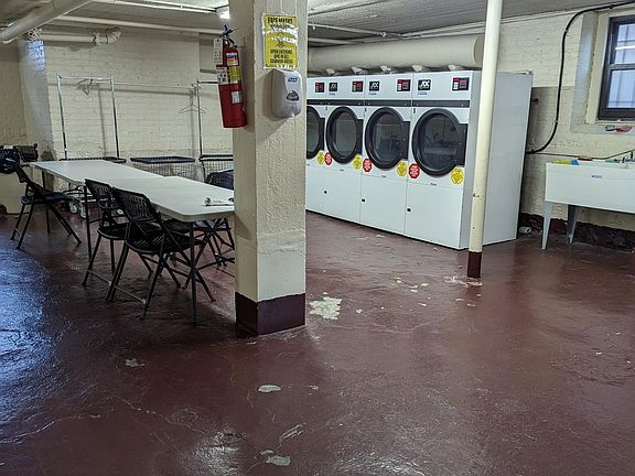 3rd image of 300 Main St APT 6H