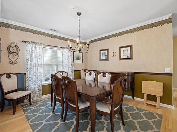 5th image of 1834 Breeze Dr