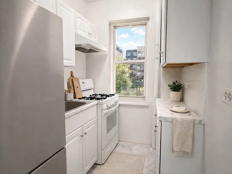 65-61 Saunders St #1F — Photo 3