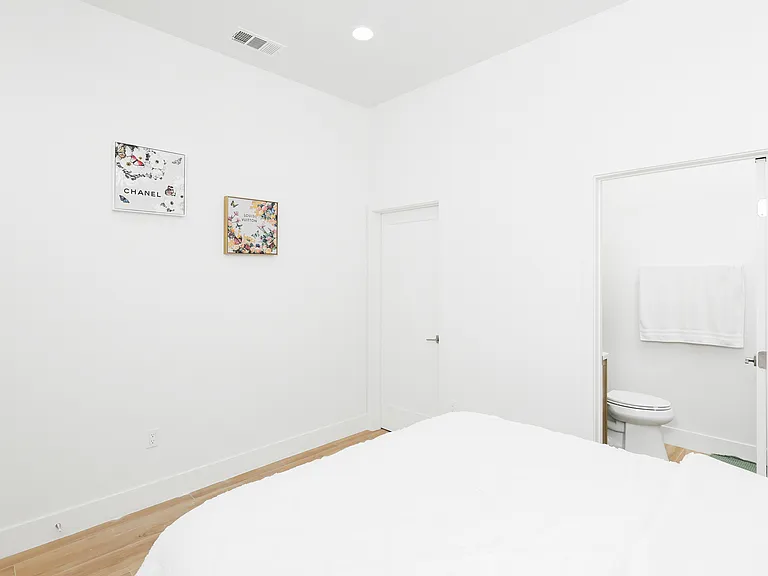 11081 College Ave #1 — Photo 10