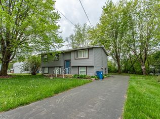 387 Lourdes Ln, Campbell, OH