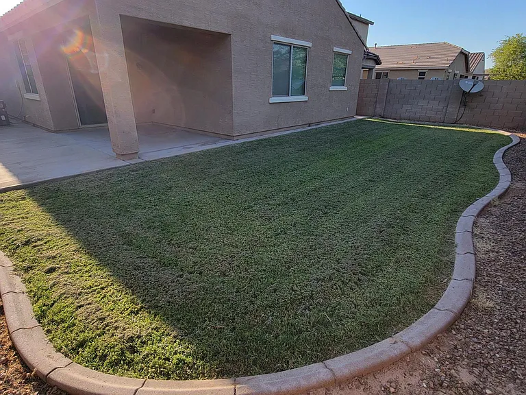 3907 S Vineyard Ave — Photo 18
