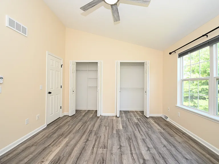 655 Almas Ct — Photo 16