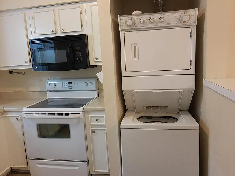 Built-in Washer /Dryer. Owner pays Water/Sewer/Trash.
