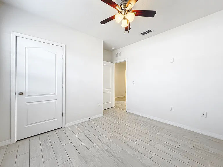 106 Saint Thomas Dr — Photo 10