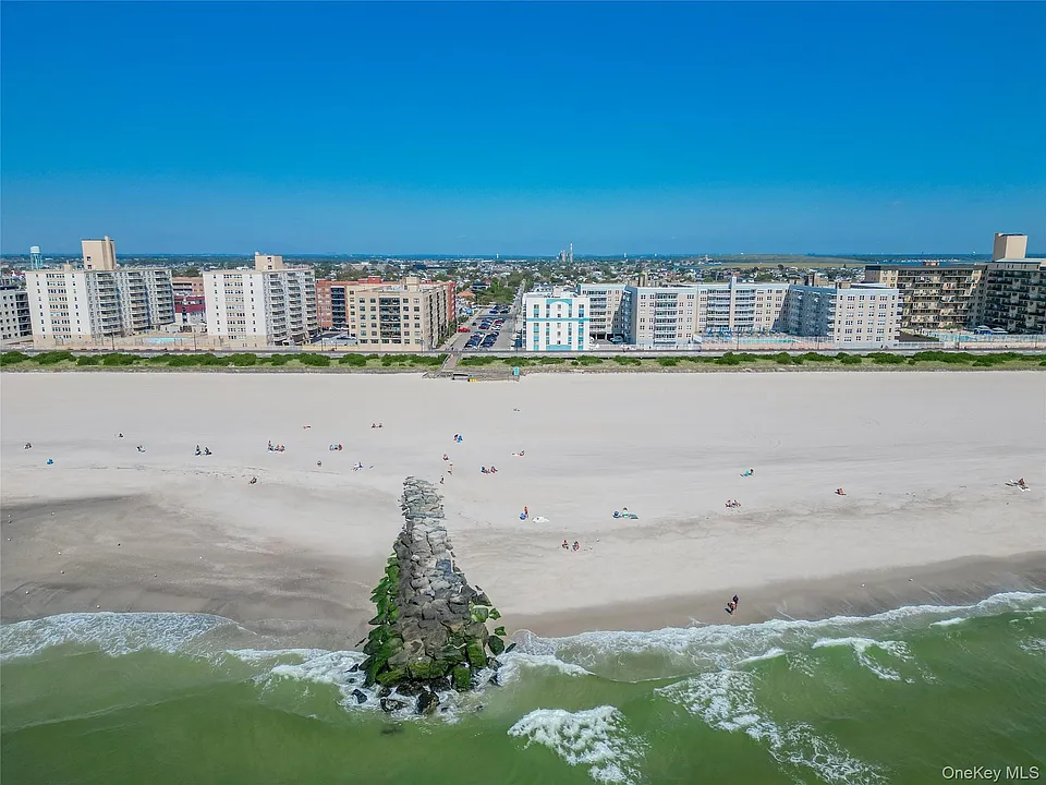 10 Franklin Blvd #205