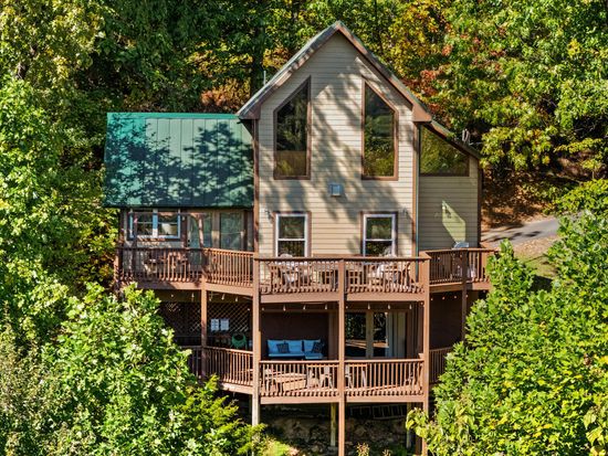 2774 Overholt Trl, Sevierville, TN 37862