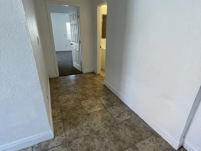 712 Bridge St #1 — Photo 11