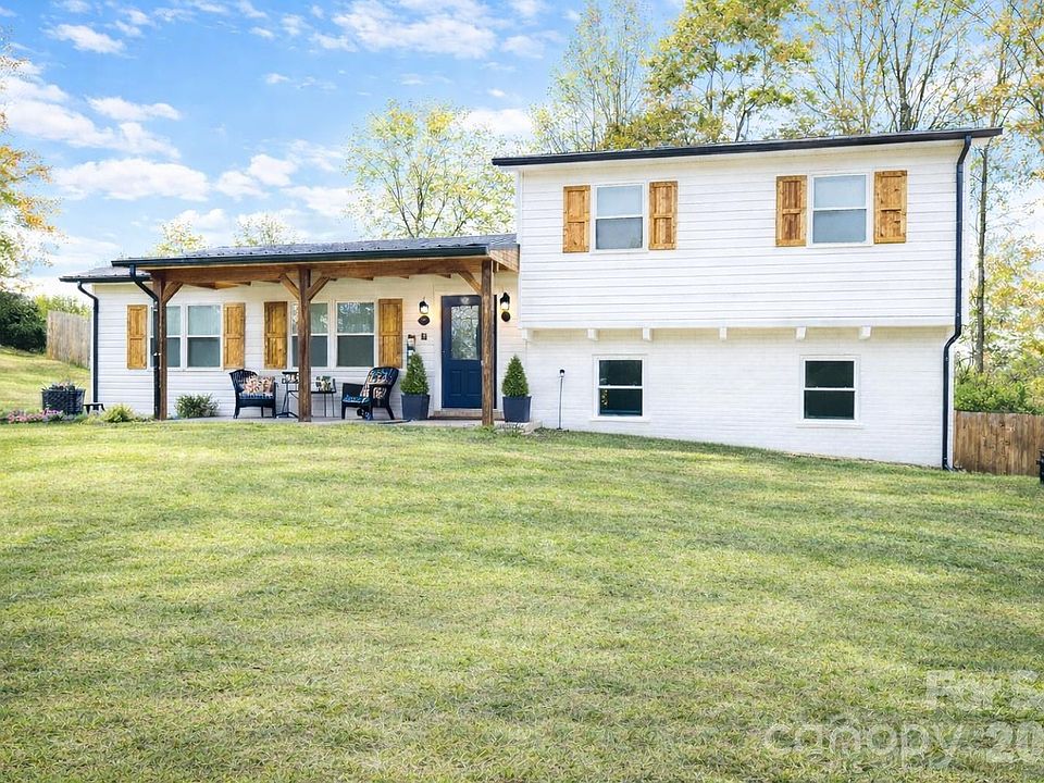 1st image of 303 Kela Dr