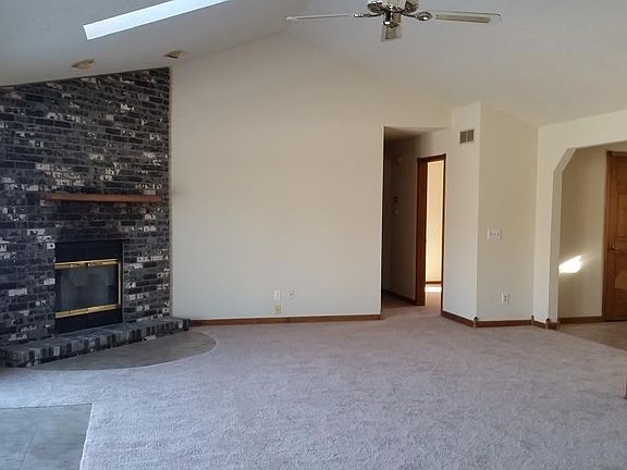 4th image of 1004 Windbourne Dr