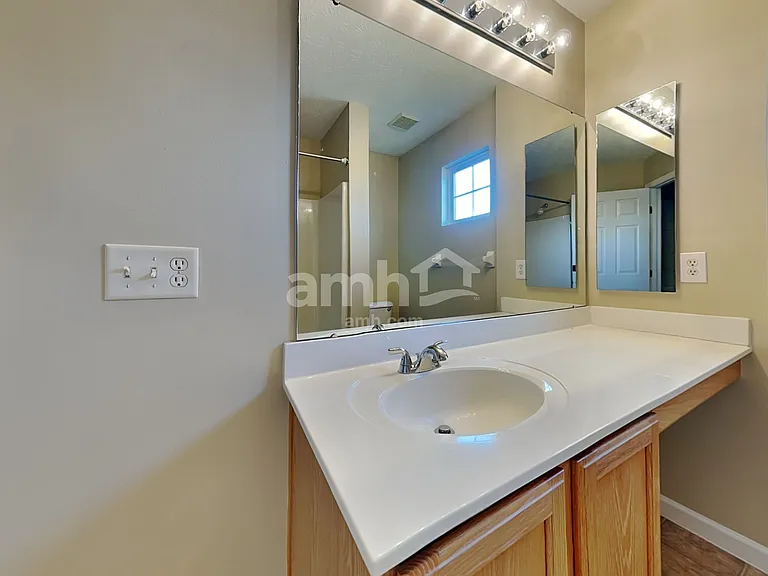 2452 Featherston Ct — Photo 10