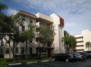9520 Seagrape Dr APT 403, Davie, FL 33324