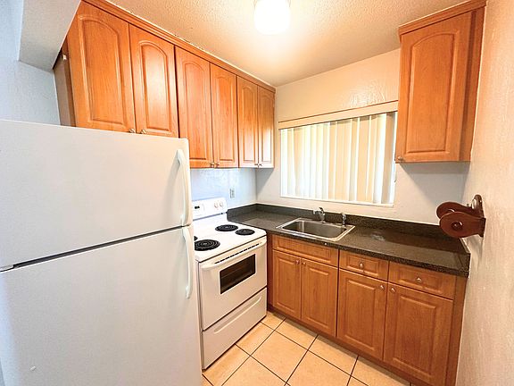 4th image of 1958 Liberty St #10921507