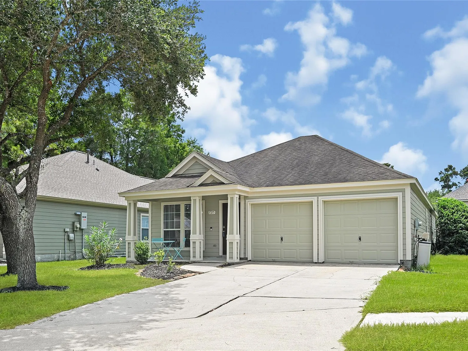 3 bed, 2.0 bath, 1554 sqft, $2,000 — Photo 1