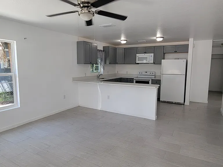 815 3rd St E — Photo 8