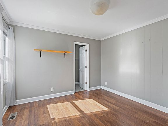 2nd image of 508 W Bend Dr