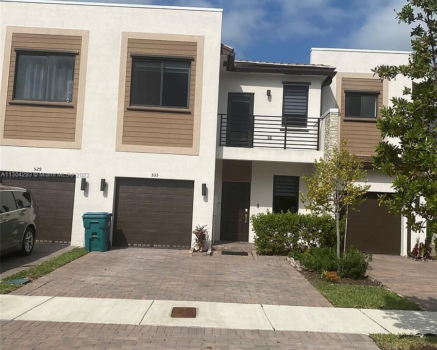 1st image of 533 NE 206th Ln #533