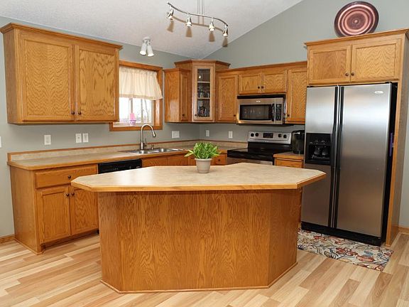 5th image of 20756 Goldenrod Ln
