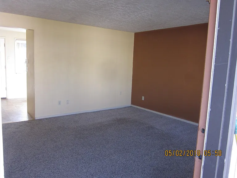 746 NW Yamhill St — Photo 13