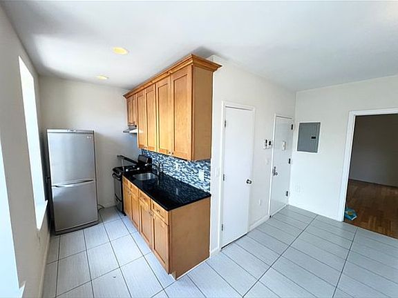 3rd image of 36-06 Ditmars Blvd #2A