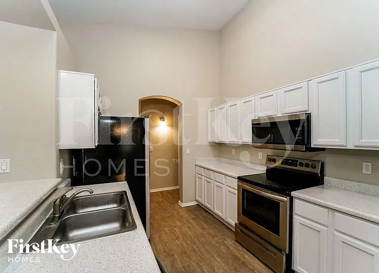 3620 W Bellewood Pl — Photo 6