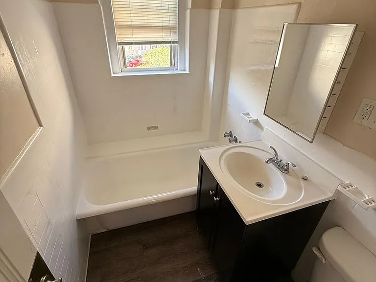 Oaklawn Apartments — Photo 16