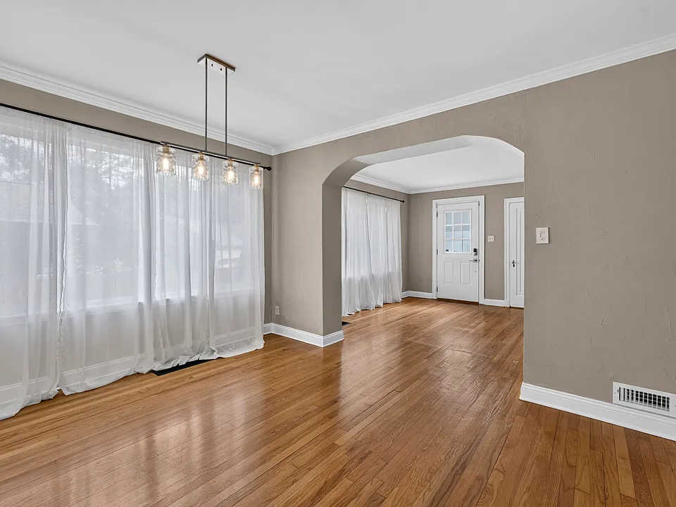 109 Handlan Ct