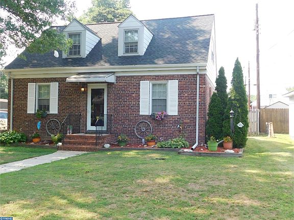 2nd image of 305 Hamilton Ave
