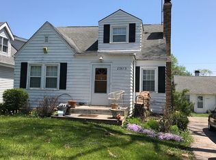 23601 N Cottage Rd, Lake Zurich, IL 60047