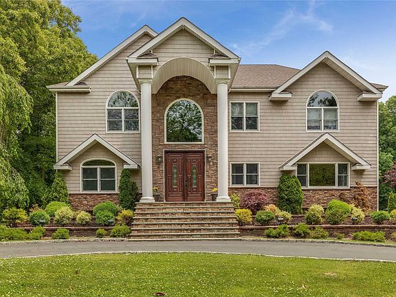 2nd image of 18 Highfield Dr