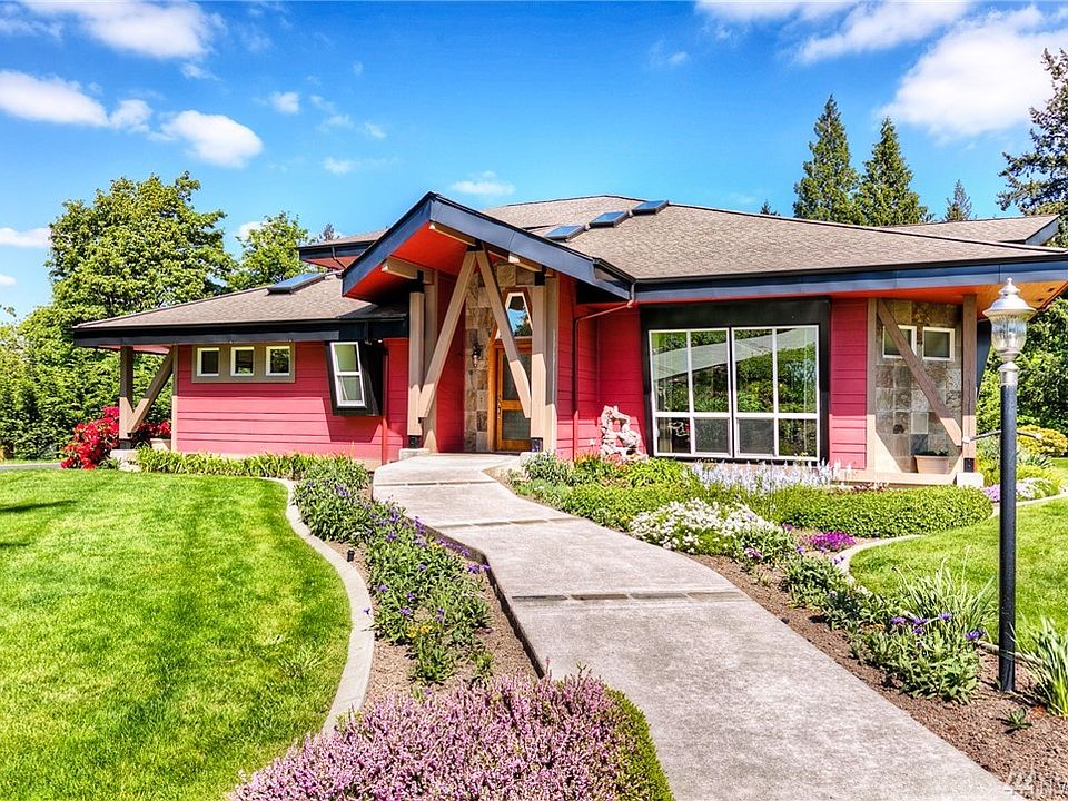 One of a kind custom built home with 3,058 SF on a 3.26 acre lot in desirable Edgewood. This home features a main floor master suite plus 2 additional bedrooms & 1.5 additional bathrooms. There is an attached 3 car garage and room to park 2 RVs.