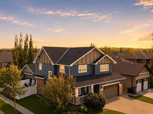 4002 N 45th Ave, Sylvan Lake, AB T4S 0C1
