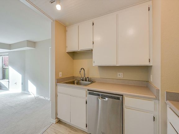 5th image of 1330 Stevenson St APT C306