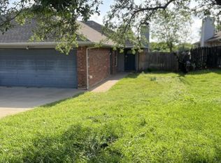 736 Stribling Cir, Azle, TX 76020
