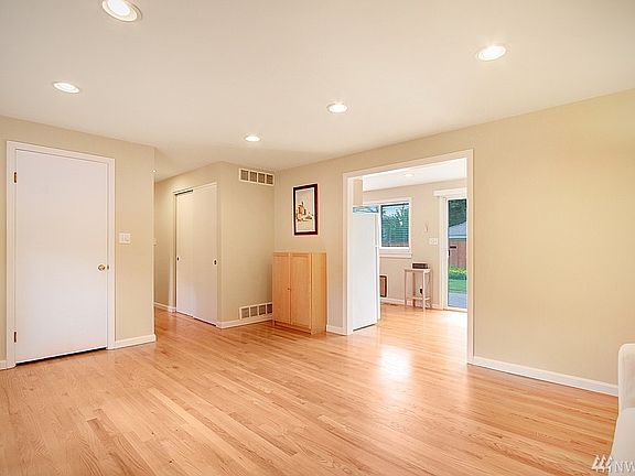 3rd image of 1641 167th Ave NE