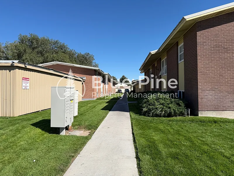 190 Moonlite Dr #12