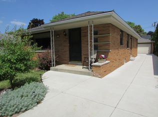 4224 N 94th St, Wauwatosa, WI 53222