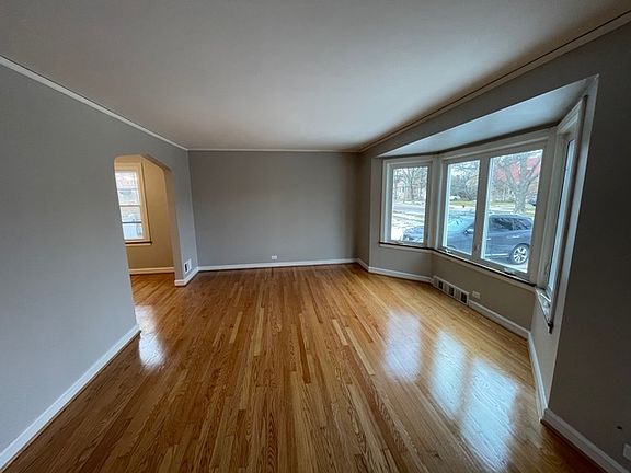 4th image of 7717 W Peterson Ave