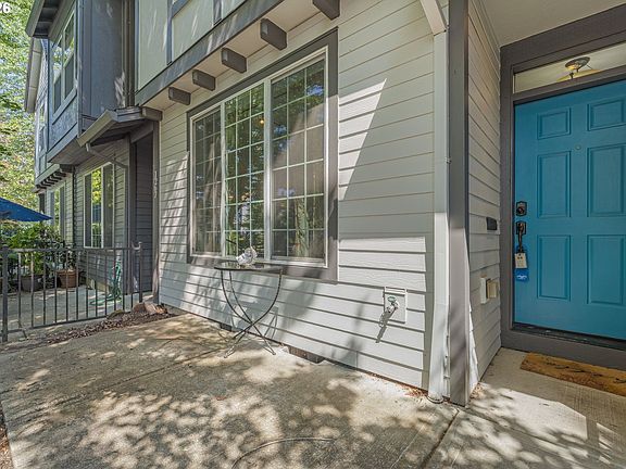 3rd image of 1271 SE Leander St