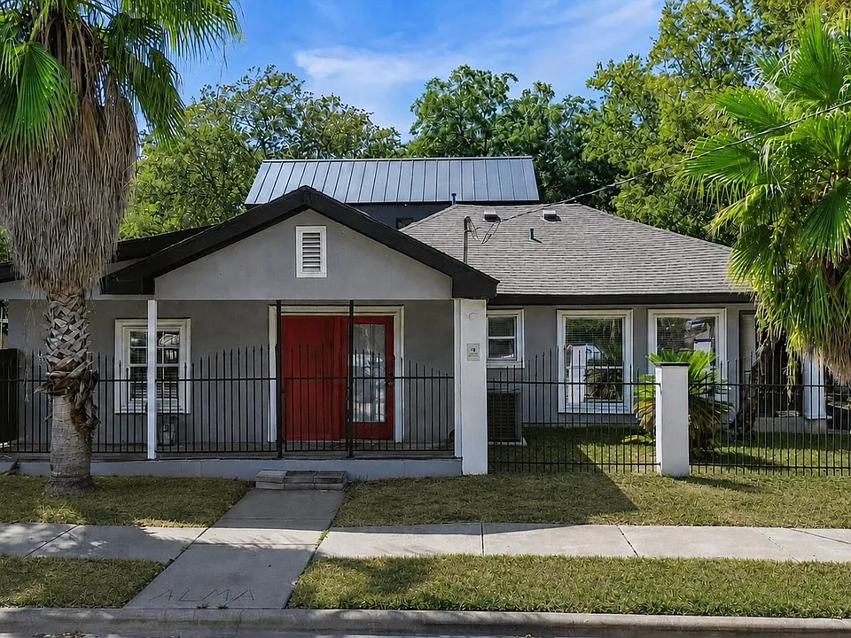 1915 Canterbury St