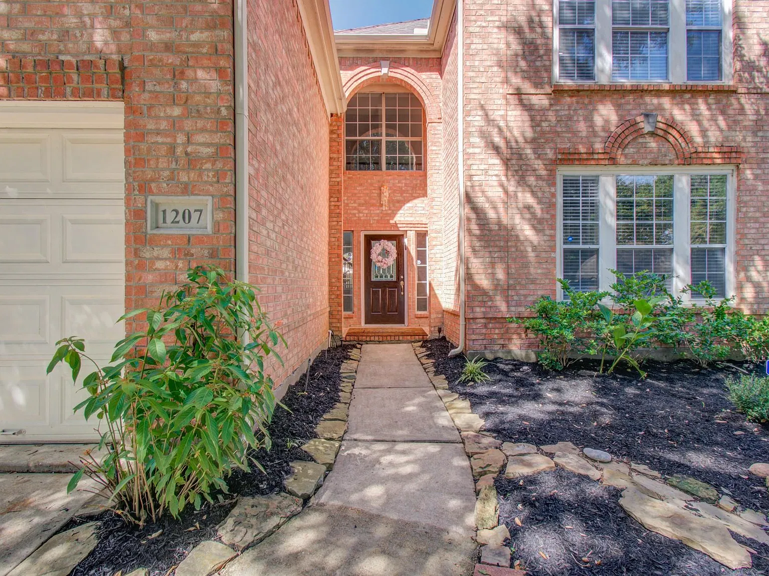 4 bed, 3.5 bath, 2992 sqft, $2,900 — Photo 3
