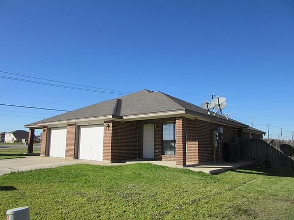 2nd image of 1101 Nicholas Cir APT B